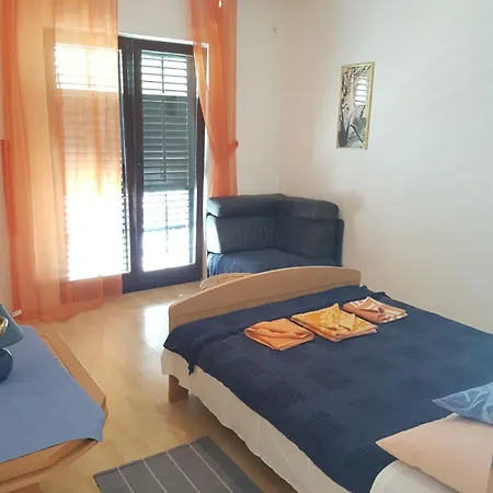 Apartment Maja *