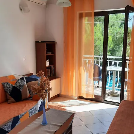 Apartament Maja *